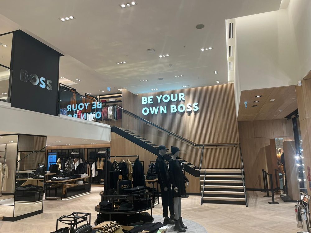 Menswear store drylining package